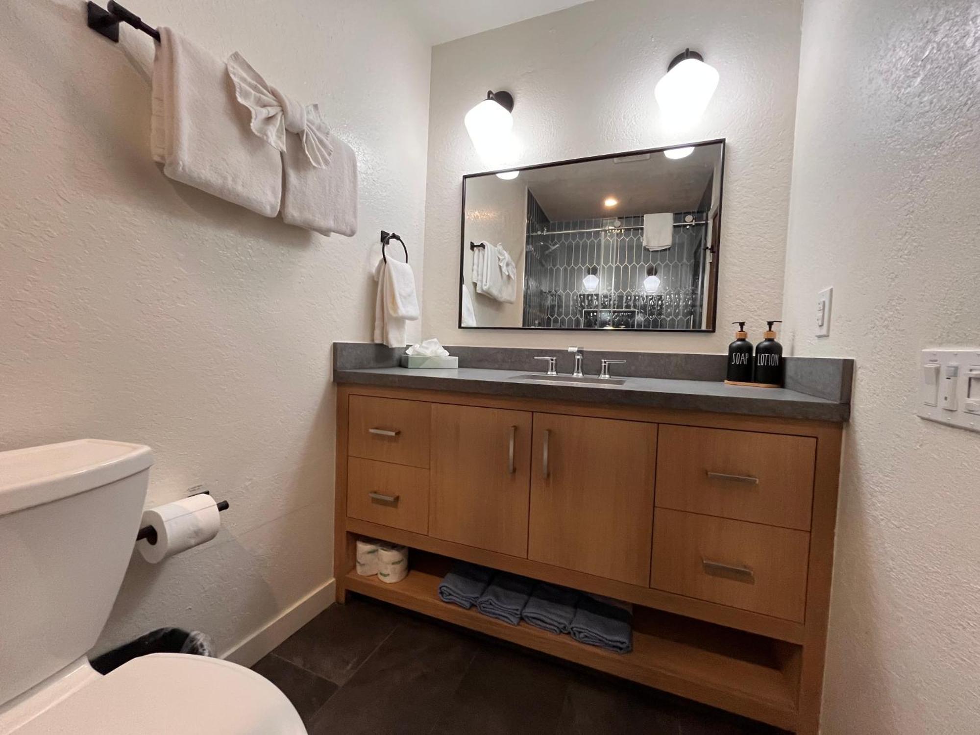 Tastefully Remodeled Condo At Mammoth Ski & Racquet Club, Hot Tub, Garage, 10 Min Walk To Ski Lifts Mammoth Lakes Exteriör bild